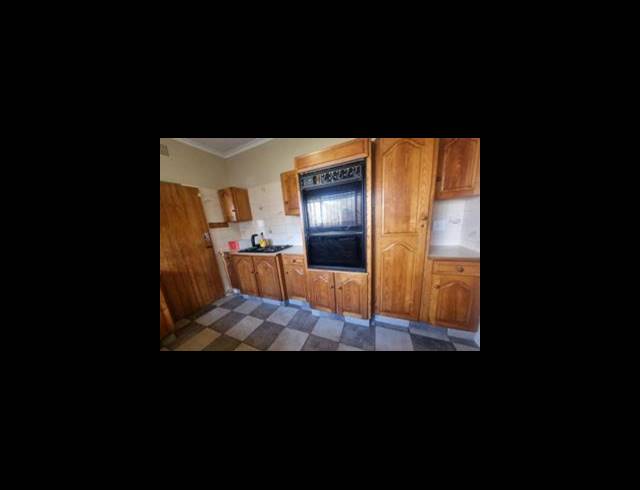4 BEDROOM HOUSE FOR SALE IN SINOVILLE